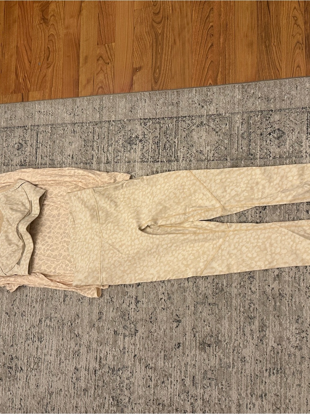 Fabletics 3 piece set - Picture 7 of 12